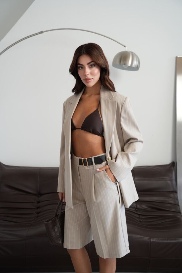 Bej Çizgili Blazer Ceket ve Bermuda Şort Takım